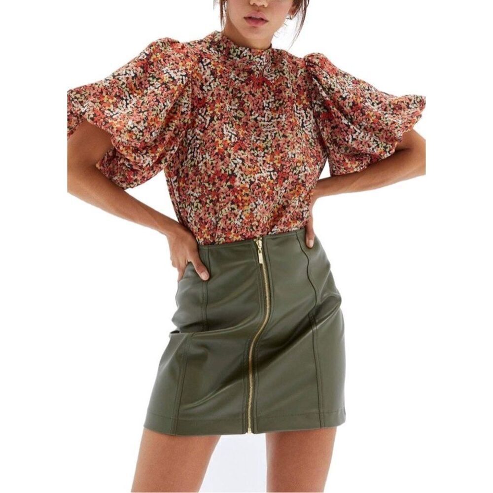 ✨MINKPINK GABAE HIGH NECK SZ MEDIUM BLOUSE✨